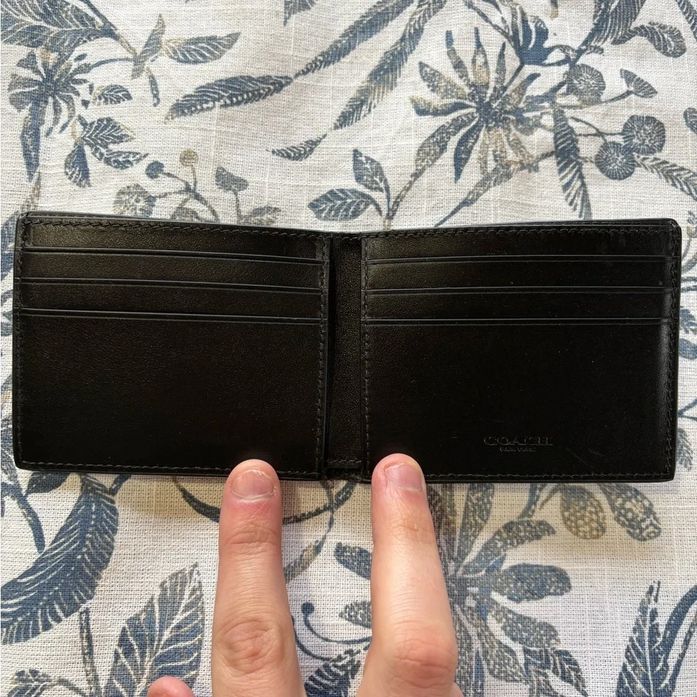 Coach Men’s Slim Billfold Wallet in Signature Canvas - Picture 2 of 7